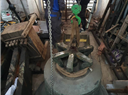 Odstranitev zvonov pred obnovo zvonika 02.jpg